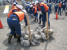 実践さながらに行われた水防訓練の様子