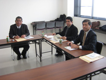 九州流通センターを視察する奄美市議会議員団