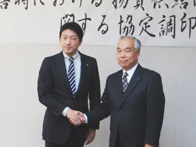 上天草市大矢野庁舎での調印式