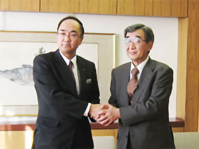 五所川原市役所での調印式