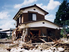 家屋流出現場（上矢作町本郷地区）