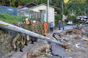 孤立住民への物資搬送