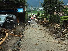 北小河内区中村地区　土石流（H18/7/19）