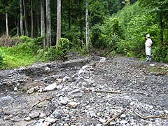 上古田区正全寺南付近　土石流（H18/7/23）