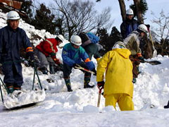 大阪府吹田市職員による除雪