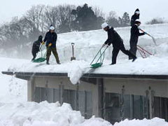 新潟県見附市職員による除雪