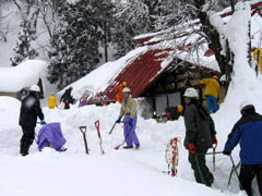 新潟県建設業協会職員に夜よる除雪