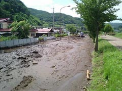 岡谷茅野線(岡谷市湊地籍)　復旧前