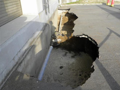 地面の陥没も発生（高瀬下水処理場）