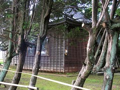 倒壊の危険がある為、立ち入り禁止にされた神社（刈羽村）