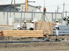 応急仮設住宅（帝石跡地）〔写真提供：柏崎市〕