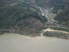 一般県道小千谷長岡線（長岡市妙見）（H16.10.27 撮影）