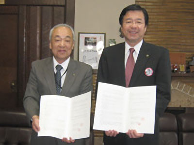 福島県会津若松市での調印式