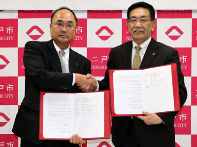 岩手県二戸市での調印式