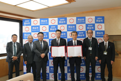 長野県岡谷市での調印式